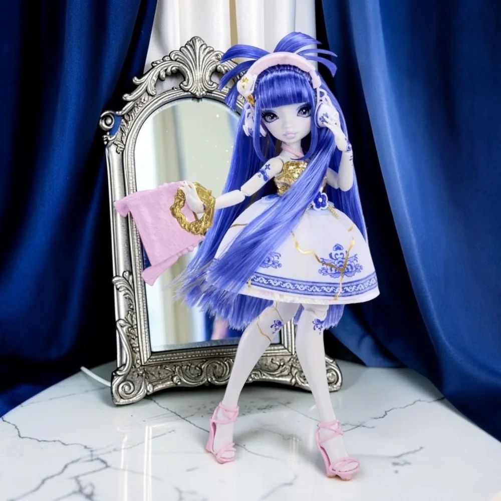 MGA Entertainment mga mirror